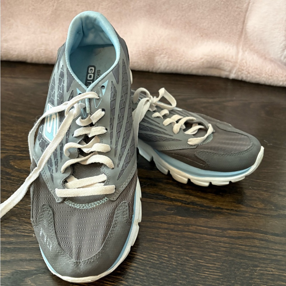 Sketchers Gray and White Women's Sneakers